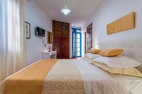Milos Inn & Maisonette