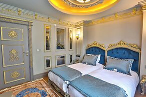 Real King Suite Hotel