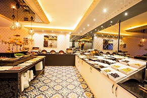 Real King Suite Hotel