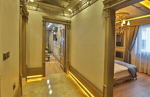 Real King Suite Hotel