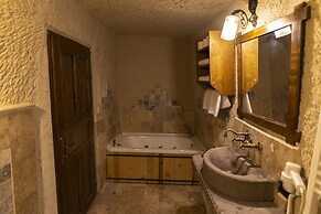 Cavusin Cave House