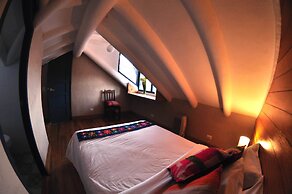Nao Victoria Hostel