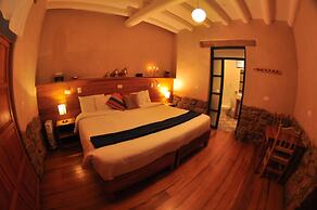 Nao Victoria Hostel