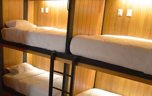 Nao Victoria Hostel