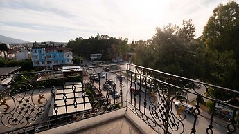 Elada Luxury Otel