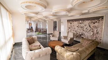 Elada Luxury Otel