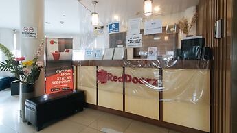 RedDoorz Plus @ EDSA Congressional