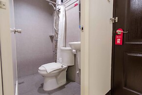 RedDoorz Plus @ EDSA Congressional
