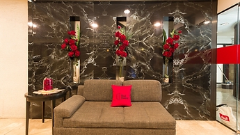 RedDoorz Premium near Greenbelt Makati