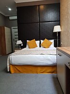 Square Inn