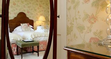 Aylworth Manor