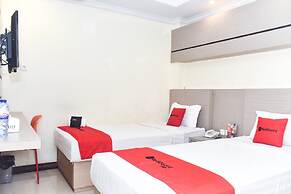Reddoorz Plus near Makassar Town Square