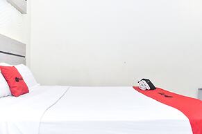 Reddoorz Plus near Makassar Town Square
