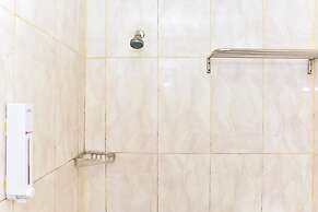 Reddoorz Plus near Makassar Town Square