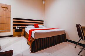 Reddoorz Plus near Makassar Town Square
