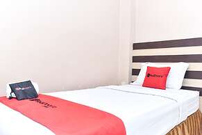 Reddoorz Plus near Makassar Town Square