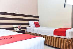 Reddoorz Plus near Makassar Town Square