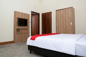 RedDoorz Plus near Pasundan University