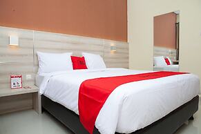 RedDoorz Plus near Pasundan University