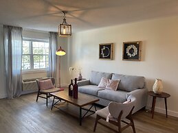Gateway to Greenwich Suites