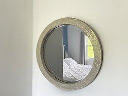 Gateway to Greenwich Suites