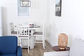 Gateway to Greenwich Suites