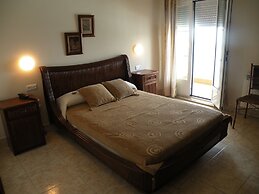 Hotel Rompeolas