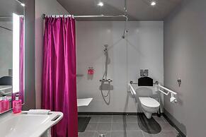 Moxy Frankfurt City Center