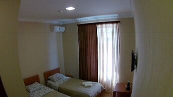 Canyon Hotel