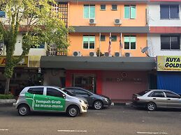 Red Tomato Hotel