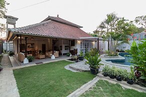 Villa Miracle