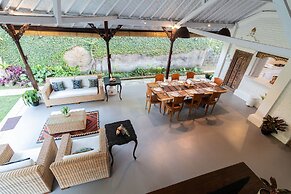 Villa Miracle