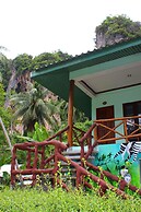 Chill Out Bar and Bungalows