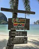 Chill Out Bar and Bungalows