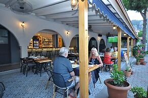 Lale Hotel