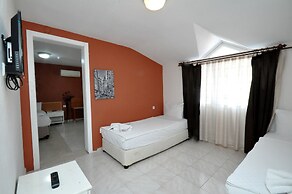 Lale Hotel