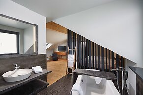 Black Forest Lodge