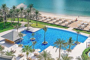 Beach Rotana Residences