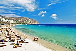 Mykonian Breeze