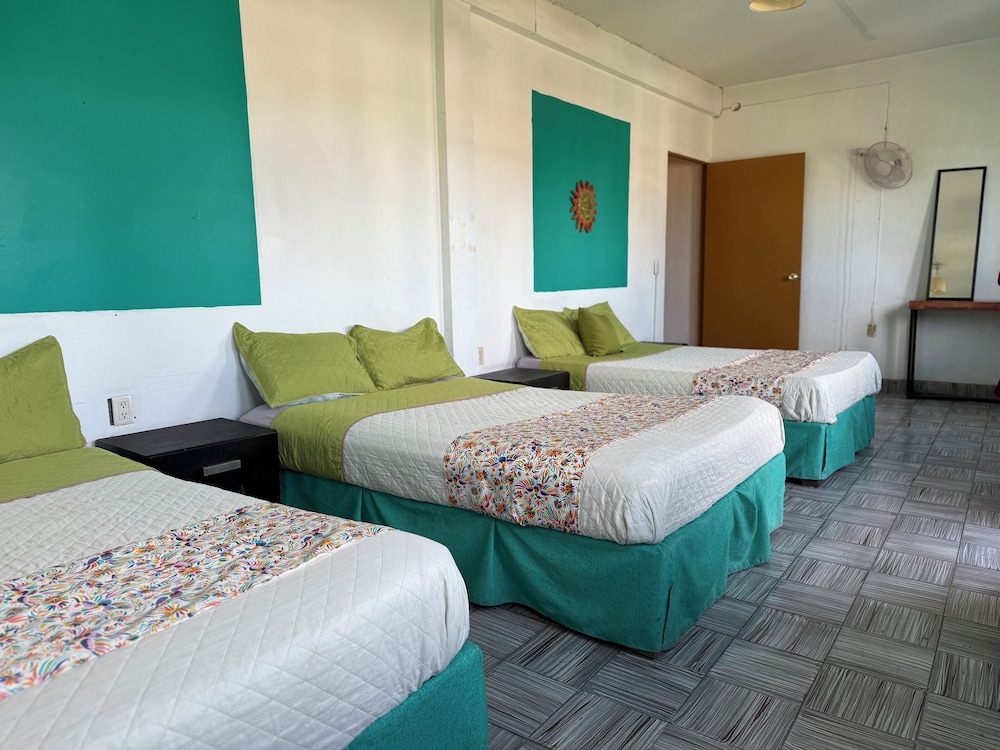 Casa de los Soles B&B Hostel