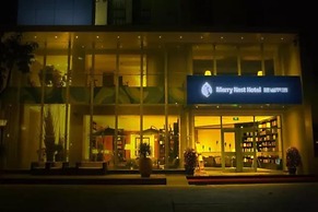 Merrynest Hotel