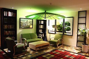 Merrynest Hotel