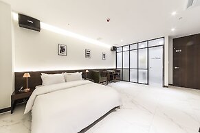 Hotel Plum