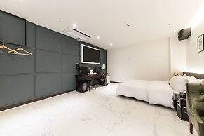 Hotel Plum