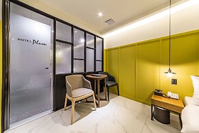 Hotel Plum