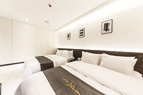 Hotel Plum