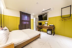 Hotel Plum