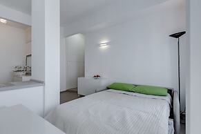 Trastevere White Apartment