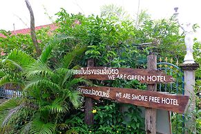Nutchada Resort