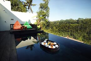 Ayuterra Resort